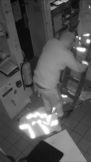 A burglar was captured falling four times while trying to escape from a break-in. Andrew Pickering, 50, repeatedly crashed to the ground as the ladders gave away from under him during a raid at a petrol station in Ouston, Chester-le-Street, County Durham. Durham Police said the criminal, from Marx Crescent, Stanley, was jailed for 12 months at Newton Aycliffe Magistrates’ Court last week. #uknews #Crime #police #news | Cheshire Live