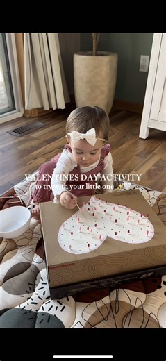 Valentine’s Day activity to try with your little one ✨🤍 #valentinesdayactivities #toddleractivity #babyactivities #sensoryplay #momlife