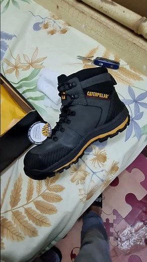 caterpillar munishing safety shoes