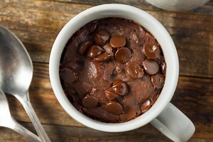 Low Calorie High Protein Chocolate Mug Cake - Lose Weight By Eating