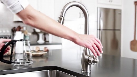 Moen Brantford Spot Resist Stainless Traditional One-Handle Kitchen Faucet with Pulldown Sprayer Featuring Power Boost and Reflex Docking System, 7185SRS