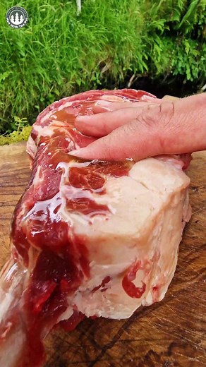 Cooking Delicious Tomahawk Chicken in the Forest | Men With the Pot