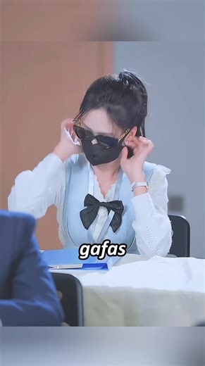 71K views · 4K reactions | La chica le puso un cubo sobre el cuerpo al jefe.#drama #shorts #kdrama #cdrama #film #love #funnyreels | Movie Club | Facebook