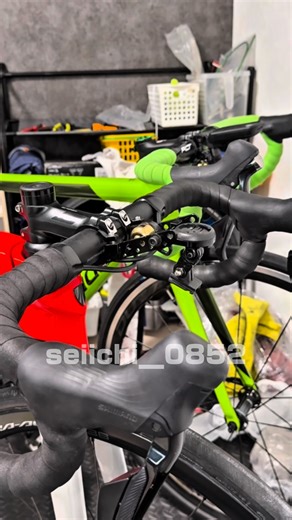 💚せいいち💙 on Instagram: "How to check the speed...? __________________ 沢山コメントくれたら嬉しい！！ @seiichi__0852 ←making こんにちは！理工系大学一年生のseiichiです！ 自転車と圧倒的な編集力で動画制作を行なっています。 ぜひ私をフォローして自転車にもっと詳しくなりませんか？ お仕事などご用件があればぜひぜひどうぞ （この投稿にコメントしてください） #ロードバイク #ロードバイクのある風景 #roadbike #roadbikelife #roadbikepics #roadbikes #roadbikelove #roadbike_jp #ロードバイクjp #自転車 #bicycle #bicyclelove #bicyclelife #機械 #機械音痴 #cycling #シマノ #shimano #asmr #asmrvideo #shimanoroad #自転車日和 #自転車修理 #maintenance #サイクリング #サイクリング日和 #ロード