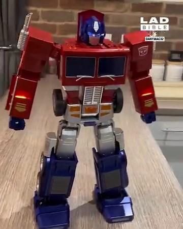 364K views · 4.4K reactions | This is the coolest toy 烙 | LADbible | Facebook