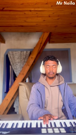 Mr NEILA . [5'6] on Instagram: "Been a while but 😌.. This actually is a jazz piece.. but I just do it my way .. so Yeap .. Enjoy 😌.. And also if you're interested in what's within .. Join a private teaching session .. DM for the details🤫"