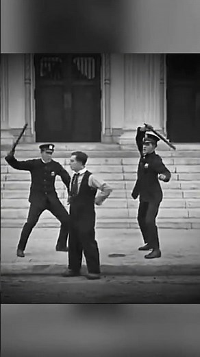 Buster Keaton – Cops | Epic Police Chase Scene | 24s Short HD