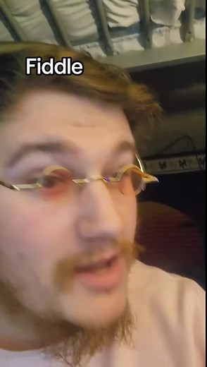 watch me try to play the new fortnite season with 0 skill #ibbestgaming #fiddledeedoo #humor #joke #glasses