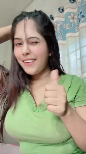 MIA KHALIFA - Mia Khalifa Gets Her Pussy Stretched As She Takes A Reverse Ride On A Huge Dick