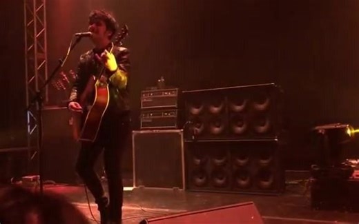 《浴血黑帮》主题曲《Beat the devil‘s tattoo 》