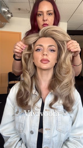 Here’s the secret hair hack to big hair🤫 Blowdry it with mousse. It’s your BFF. You can dry it with a big round brush for volume and set your curls. It literally stays all day! Next brush your hair into place and use these handy creaseless clips and my all time favorite setting spray by @kenraprofessional Let it set until you’re ready to walk out the door! This video was taken in the dressing room at the @behindthechair_com on Tour Miami and just between me and you, there were multiple hairstyl