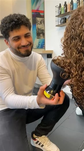 1.5K views · 132 reactions | Wir lieben Locken und mit CURLS, der Styling und Pflege Linie für Naturlocken und Dauerwelle habt lange Freude am Ergebnis! www.joergmengelfriseure.com #dielockenprofis #dauerwelle #curls #perm #joergmengelfriseure #hair #haircare #locken #curlyhair #blonde #curls2phasensprühkur | Jörg Mengel Friseure | Facebook