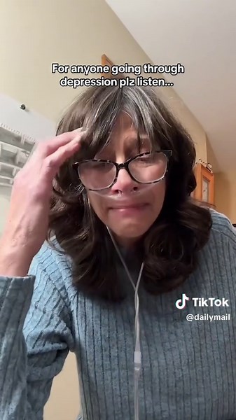 TikTok star and mother-of-six Deborah Finck shared a heartbreaking message, saying she ‘didn't wanna go,’ just hours before dying from leiomyosarcoma, a rare soft tissue cancer. Deborah shared a video just three days ago, giving her TikTok fans a final message before her death was announced by her daughter Katerina on Tuesday. Read the full story at DailyMail.com. 🎥 TikTok/deborahfinck #news #influencer #cancer #socialmedia