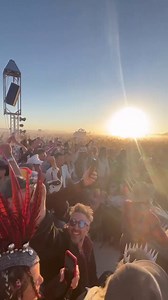 45K views · 1.5K reactions | Le célèbre festival Burning Man se termine aujourd'hui, après 8 jours de fête dans le désert du Nevada 勞️ | Electro News | Facebook