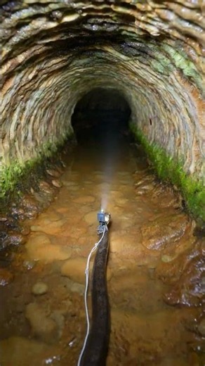 Python Discovers a Golden Underground Mineral Chamber… Deep Cave Exploration 🐍✨🪨