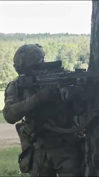 US Army Shows Deadly Long Range Battle Tactics #usarmy #training #shooting