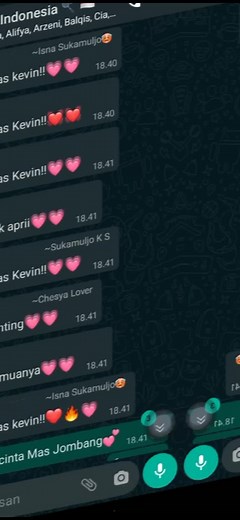 Engaging Messaging App Conversations Illustrated