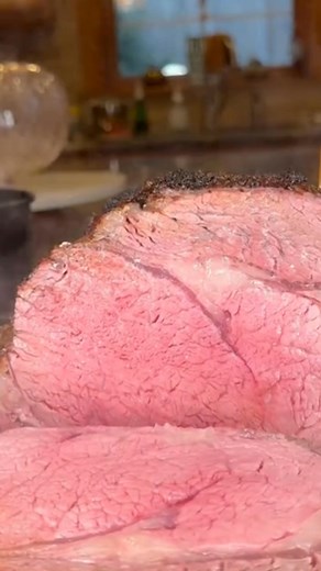 Prime Rib with Hickory Dry Rub #paleosHickory #paleosPrimeRib Ingredients 1 whole prime rib (any size you prefer) Hickory dry-rub seasoning (such as Char Crust Hickory Rub) Optional: olive oil to help the rub stick Directions Prep the meat: Pat the prime rib dry with paper towels. Season: Coat the entire roast generously with the hickory dry rub. Make sure all sides are covered. Roast: Place the roast on a rack and cook at 150°C (300°F) until it reaches your preferred doneness: Rare: 47–49°C (11