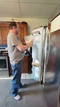 Ice tray removal of LG model LSXS26326S