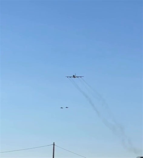 What’s very possibly a future sight in Chile, the @F35demoteam has arrived in Santiago ahead of @FIDAE_OFICIAL 2026.The KC-135E conducted a refueling mission to deliver the units, having me questioning possible coordination training.