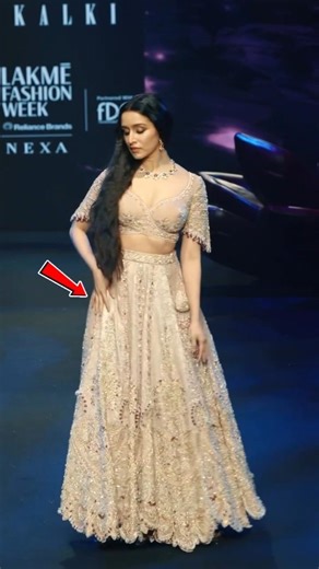 😱🤑👑 Fans shocked to hear the price of Shraddha Kapoor's Designer Lehenga! 😱💸#virallook #starlookp...