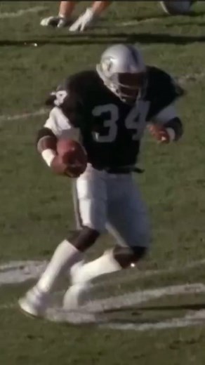 255K views · 5.2K reactions | Bo Jackson tells a Bo Jackson story of the time he ran a 4 1 in the 40 yard dash!  BO WAS UNREAL!  #bojackson #bo #jackson #40yarddash #story #nflstory #nfl #nfltiktok #nflfootball #fyp #foryou | Sara Cynthia | Facebook
