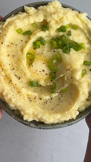 8.4K views · 196 reactions | RECIPE: https://feelgoodfoodie.net/recipe/instant-pot-mashed-potatoes/ Try these Instant Pot Mashed Potatoes for your holiday spread - they cook in under 10 minutes and come out perfectly creamy, fluffy and rich! | Feel Good Foodie | Facebook