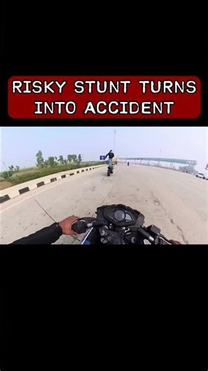 Highway Stunt Gone Wrong! Kawasaki Rider Crashes at Toll 😱