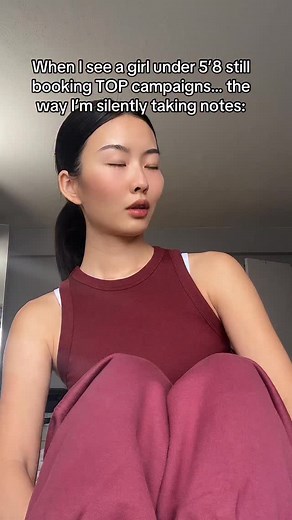 WHY petite girls are booking major campaigns now: ✅ Brands want relatable faces TikTok, Instagram, UGC the whole industry shifted. Brands want models who look like the actual people who buy their products. Height isn’t a selling point anymore, connection is. ✅The “influencer look” took over fashion Brands discovered that: • personality • camera presence • storytelling convert better than traditional runway proportions. So agencies started signing girls who photograph well, not just those who are