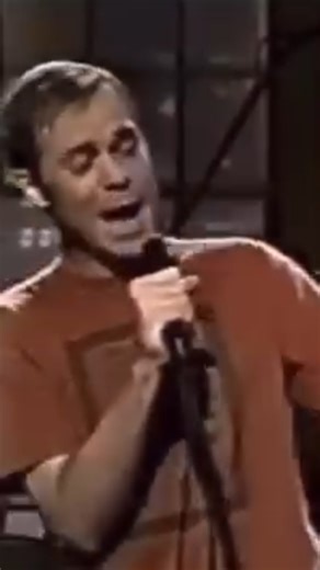 Remembering Gord Downie today on what would have been his 62nd birthday. Let’s take a look back to when The Tragically Hip performed “Grace, Too” on SNL in 1995. This is one of my all-time favorite moments from the history of The Hip. The song is erupting from them. “But I can guarantee there’ll be no knock on the door. I’m total pro, that’s what I’m here for.” Gord Fuckin’ Downie. Miss you. #grungebible #gorddownie #tragicallyhip | The Grunge Bible