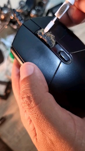 Today it was time to clean my Logitech g203 gaming mouse.