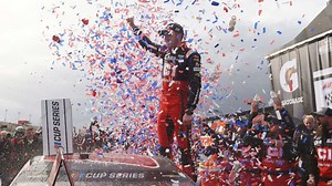 NASCAR: Alex Bowman dominates at Fontana for 2nd career win