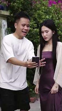Chụp chân dài cỡ đó mà vẫn nhăn nhó được.