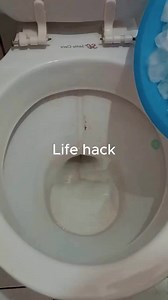 Toilet clean hack 🚽 #cleaning #cleaningtips #cleaningmotivation #cleaningasmr #cleaninghouse #cleaninghack | Cleaning Motivational