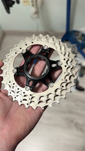 Pro Tips for Cleaning Your Road Bike Cassette