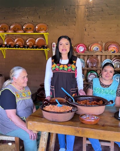 ¡Así se cocina en el rancho! Hoy preparamos una barbacoa de pollo como las de antes, con puro sabor campo Receta sencilla, sabrosa y de esas que te hacen recordar a la abuela... ¿Ya la probaste así? Cuéntame cómo la haces tú en tu rancho. #demiranchoatucocina #recetas #LIVEIncentiveProgram #LIVEIsEasy #PaidPartnership
