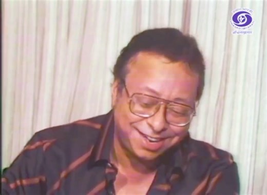 Just credits to Prasar Bharti . an interview with Prasar Bharti talking about S D Burman & R D Burman and Roshanji and their composition of style how work at one another in their past times all styles how representing a composition at their styles, so let's go for listen this video audio interviews #SDBRDB #RDBurman #sdburman #RDBurman #sdburman1906 #rdburman1994 #rdburman1939 #music #SDBurmanSongs #PanchamDa #sdbrdb #PanchamDa #RDBurman #RDBurman #sdburmanmusic #sdburmansong #music #oldbombay #