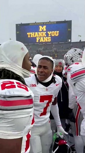 Bo Jackson, team celebrate victory over Michigan