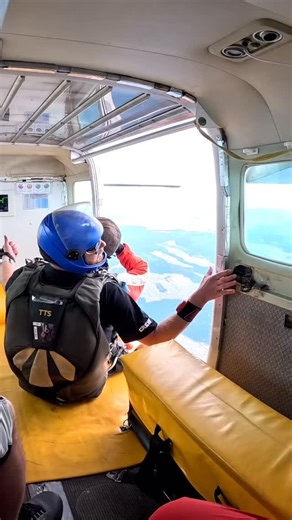 HAPPY NEW YEAR!!!🥳 #2026 #nzmustdo #tandemskydive #bucketlistadventure | Taupo Tandem Skydiving