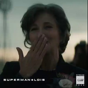 Fall in love with Superman & Lois. Stream from the beginning free only on The CW: go.cwtv.com/streamSPLfb | Superman & Lois