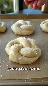 🥨🌀 Cottage Cheese Soft Pretzel Twists—No Flour Chewy Pull #yotubeshorts #recipe #explore #pretzelle