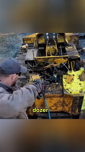 Vintage Dozer Brought Back to Life 🔥🚜