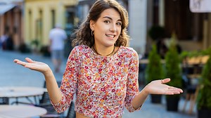 7 social habits that can make things awkward