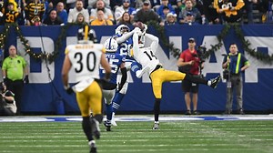 Can't-Miss Play: Nick Cross MOSSES defender on Steelers' deep shot attempt