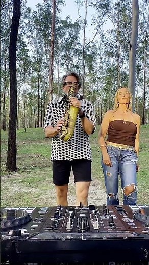 Sax n Snax DJ Sax Mix Sunset Soulful House | Tiny Kitchen #sunsetmix #saxnsnax #soulfulhouse #shorts