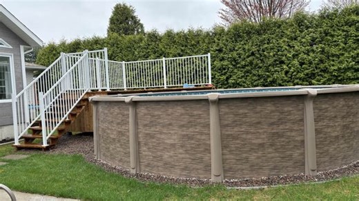 Delaying implementation of pool fence rules could have deadly consequences, experts warn