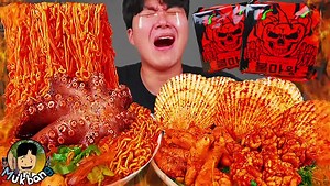 Youtube➡GONGSAM TABLE 이공삼 #asmr #mukbang #eating #먹방 #food #cook #먹방 #octopus #ramen #noodles #stemed #seafood #sacllops #불마왕 #라면 #해물찜 #알곤이