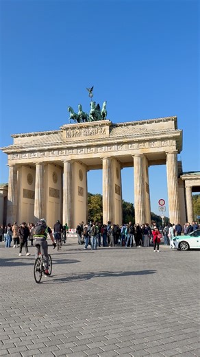 62K views · 2.6K reactions | Brandenburg Tor - on a sunny  day. The number one sight and symbol of Berlin and even of whole Germany! #berlin #BrandenburgerTor #brandenburggate #berlincity #sightseeing #berlintour #germany #germanytourism #hauptstadt #berlino #Berlín #fblifestyle | Berlin experience | Facebook
