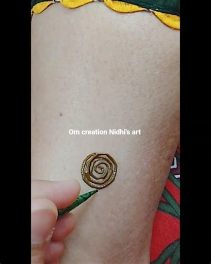 easy flower tattoo design/ #hennatatto #hearttattoo #flowers ‪@omcreations..8046‬