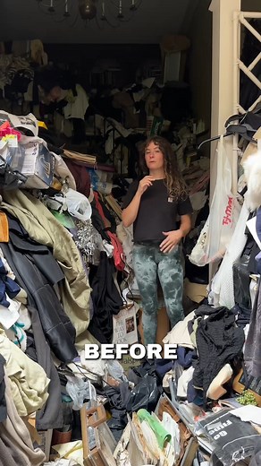 Before you step into a hoarded house… here are 5 things I wish I knew#hoarderhouse #treasurehunt #homerenovation #safetytips #vintagefinds #housecleanup #beforeyougo #fyp #restoration #lessonslearned | CluttrFree